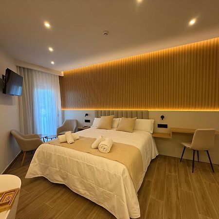 Hotel Siskets Torrente de Cinca エクステリア 写真